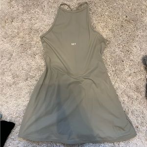 SET ACTIVE dress